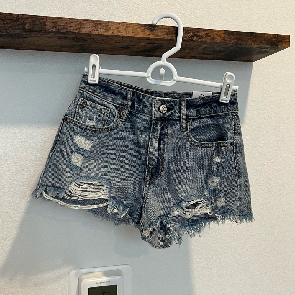 pacsun medium wash denim shorts size 23